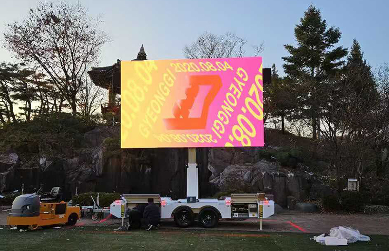 16平米移動(dòng)LED車載屏出口韓國(guó)，并在當(dāng)?shù)卮蠓女惒? /></a> <p class=